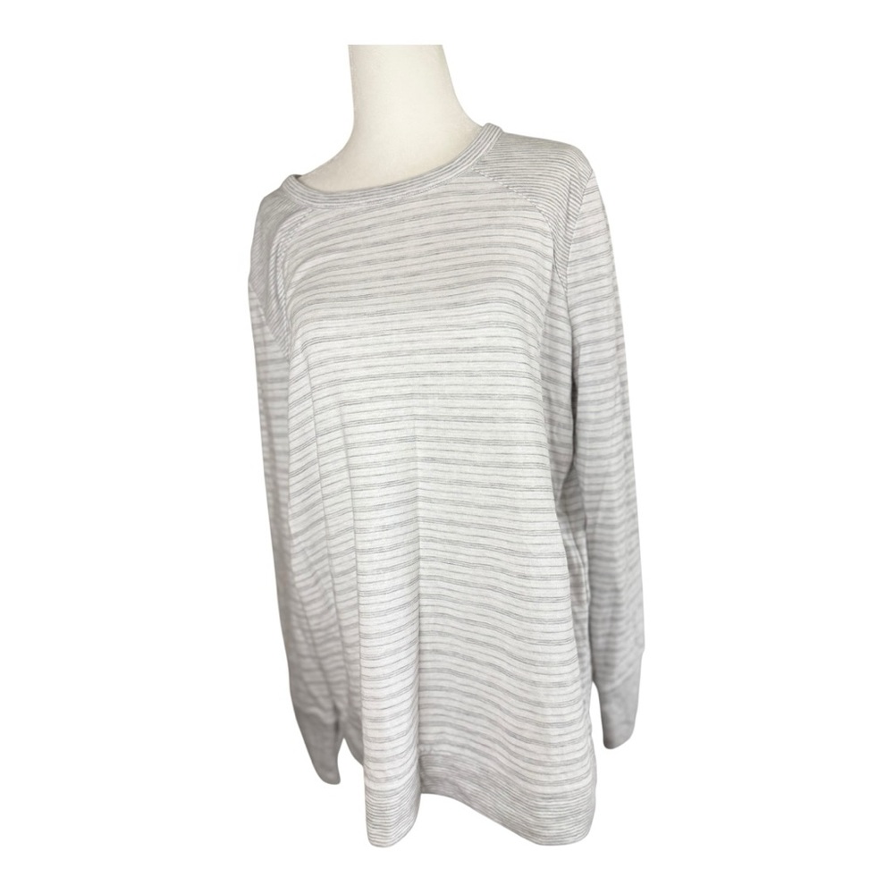 Market & Spruce Light Gray Striped Long Sleeve Top